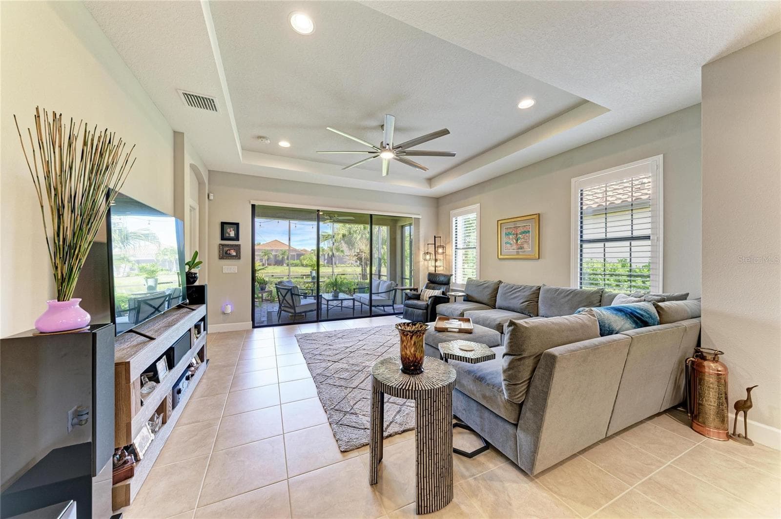 Single Family Residence at 13119 PRIMA DR, BRADENTON, photo 13 of 92