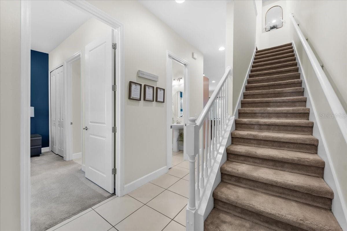 Townhouse at 390 CAPTIVA DR, DAVENPORT, photo 10 of 103