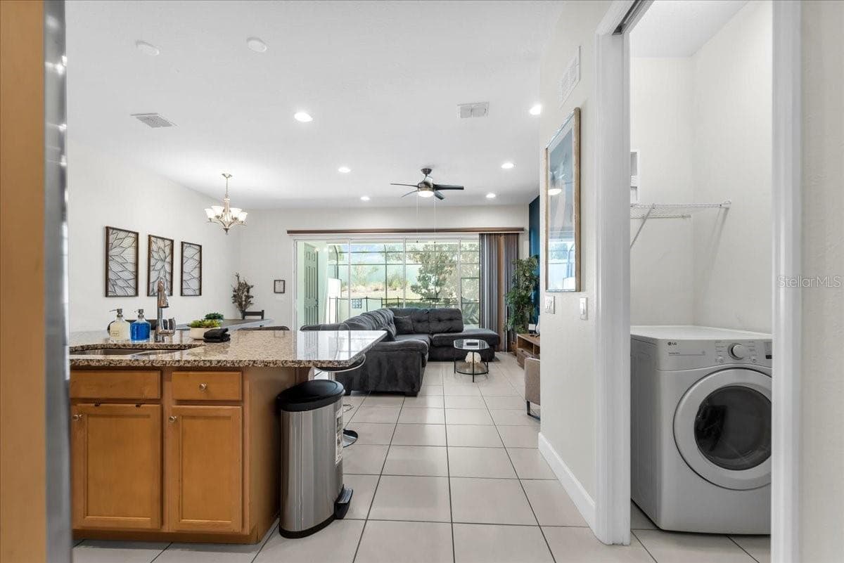Entrance to kitchen - 390 CAPTIVA DR, DAVENPORT