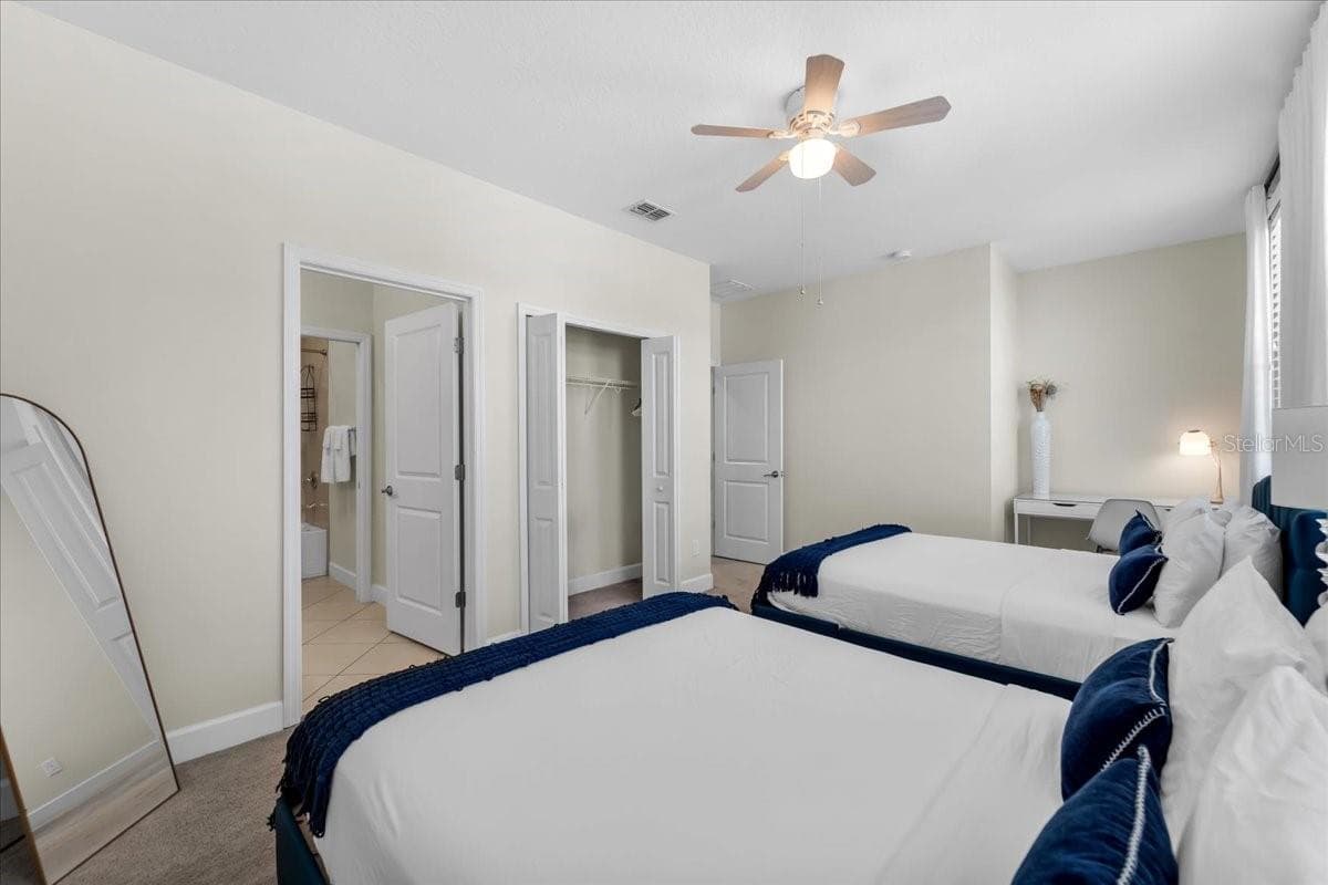 Townhouse at 390 CAPTIVA DR, DAVENPORT, photo 37 of 103