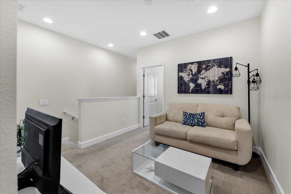 Townhouse at 390 CAPTIVA DR, DAVENPORT, photo 55 of 103