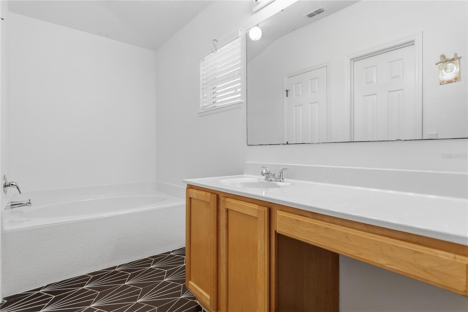Single Family Residence at 5551 SYCAMORE CANYON DR, KISSIMMEE, photo 17 of 29