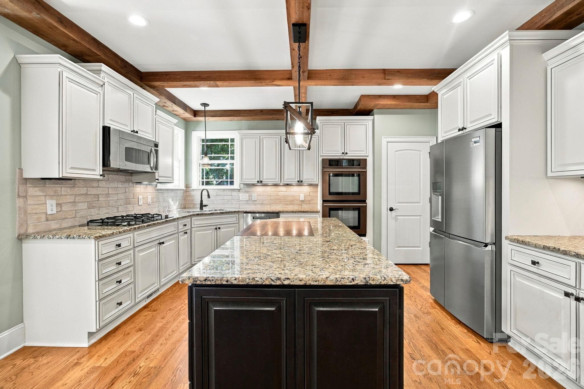 Great kitchen workspace - 7481 Brotherton Road, Denver