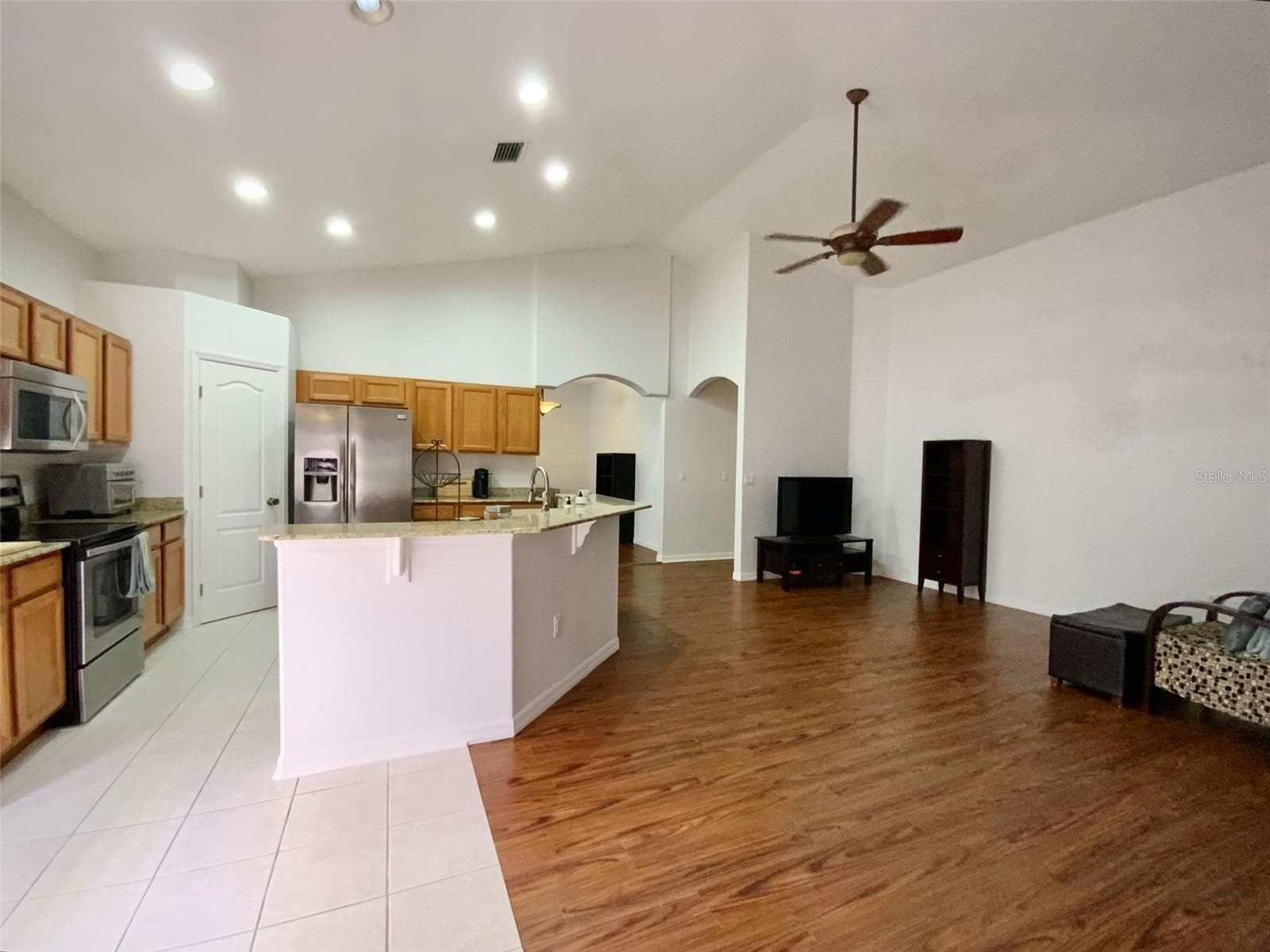 Single Family Residence at 4041 LANGDRUM DR, WESLEY CHAPEL, photo 7 of 29