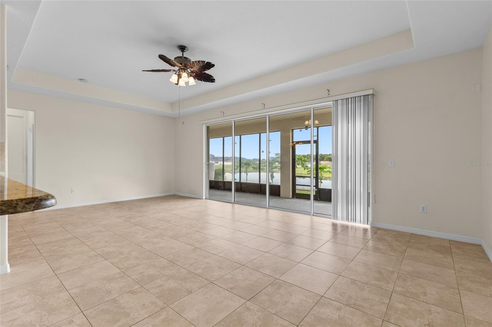 Oversized Living Room With Tray Ceilings - 3652 MADBURY CIR, LAKELAND