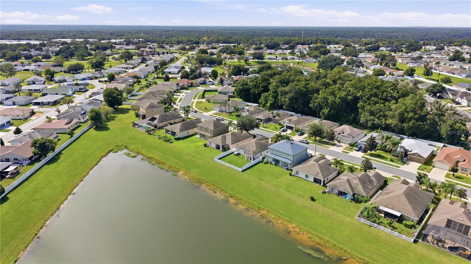 Home Located In A Sought After Neighborhood - 3652 MADBURY CIR, LAKELAND