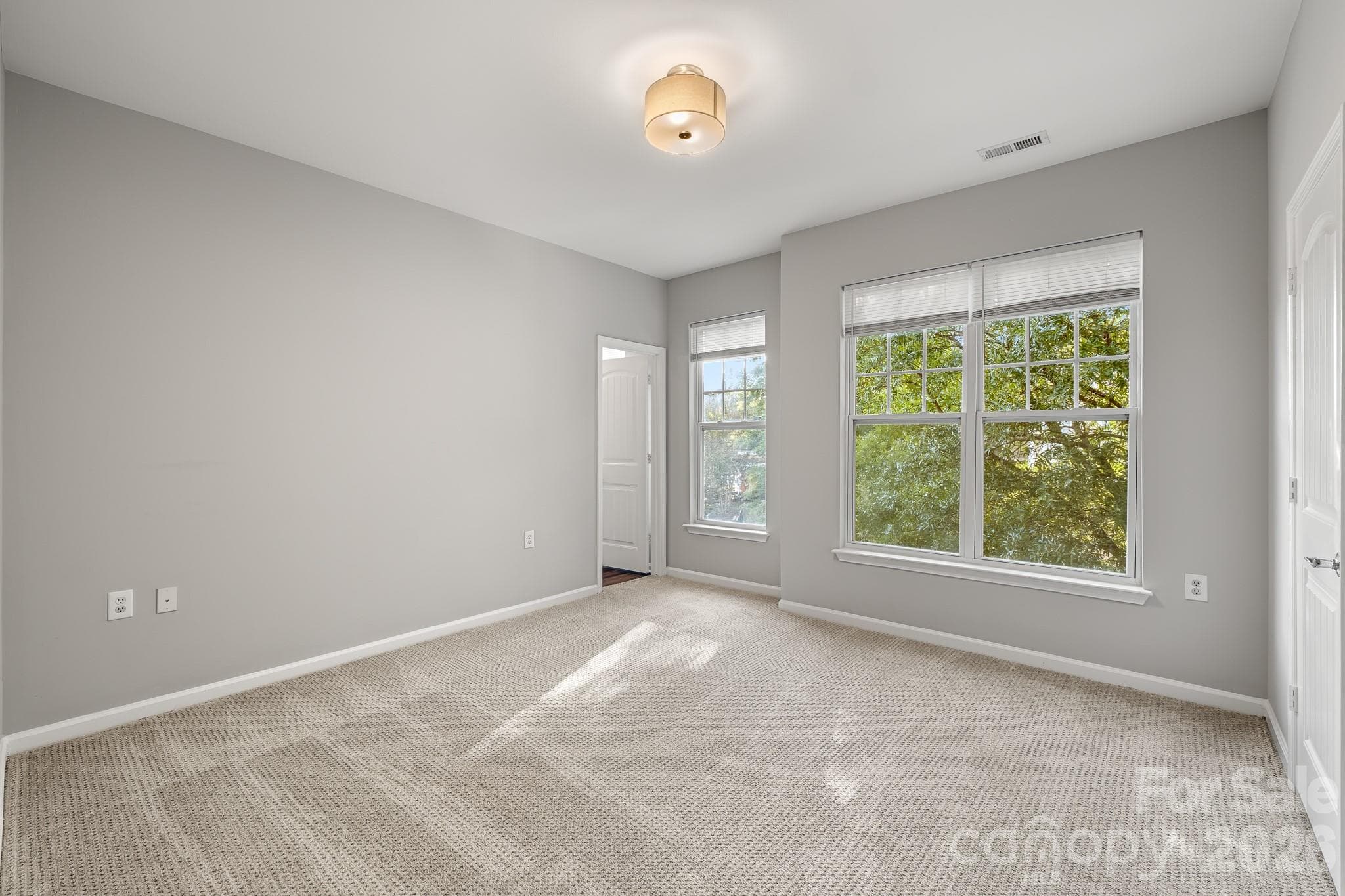 Townhouse at 14208 Castle Abbey Lane, Charlotte, photo 14 of 21