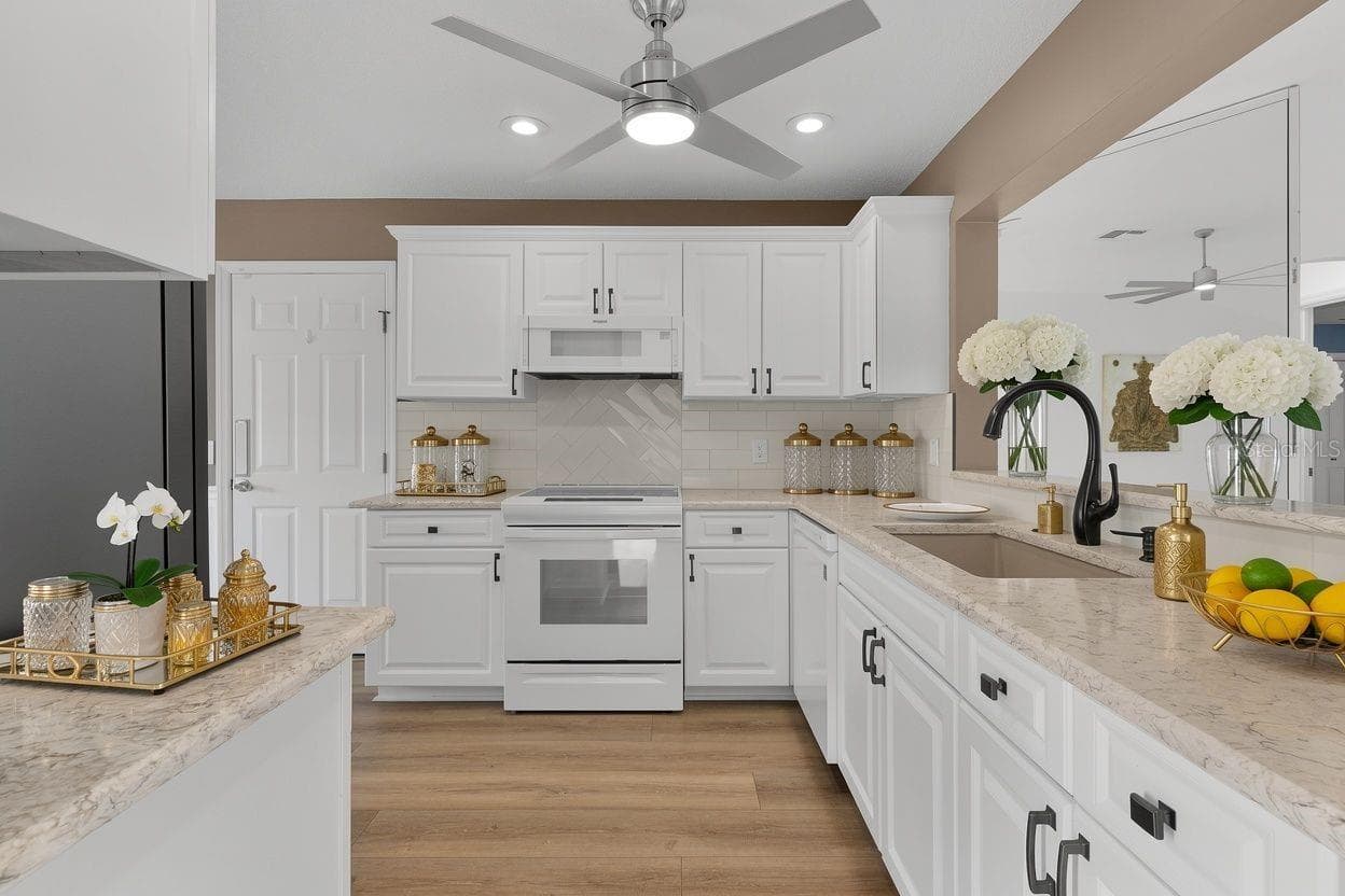 Single Family Residence at 2105 SUAREZ CT, THE VILLAGES, photo 16 of 49