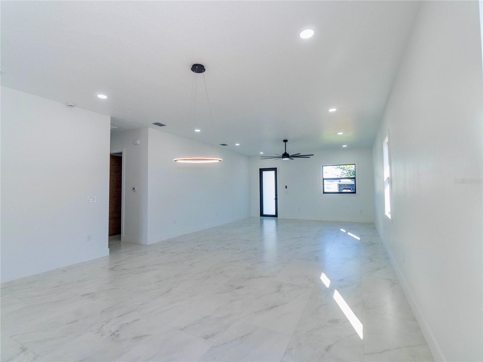 Single Family Residence at 7206 N GRADY AVE, TAMPA, photo 2 of 29