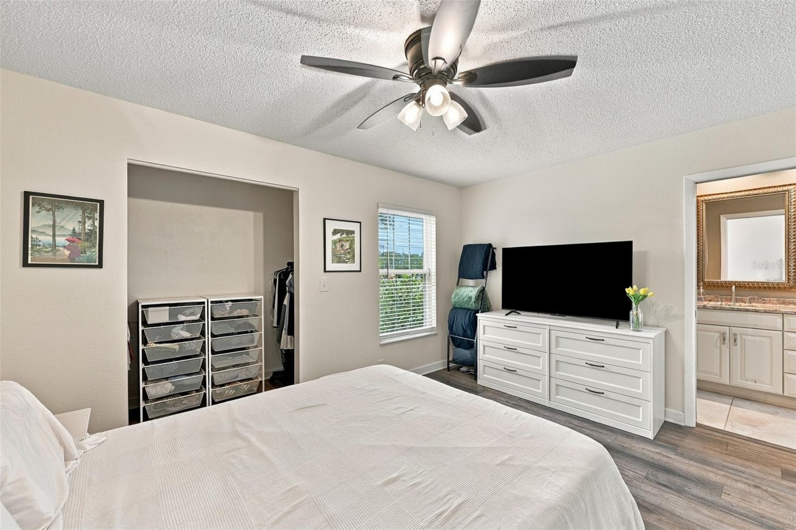 Townhouse at 1514 CHATEAUX DE VILLE CT, CLEARWATER, photo 14 of 35