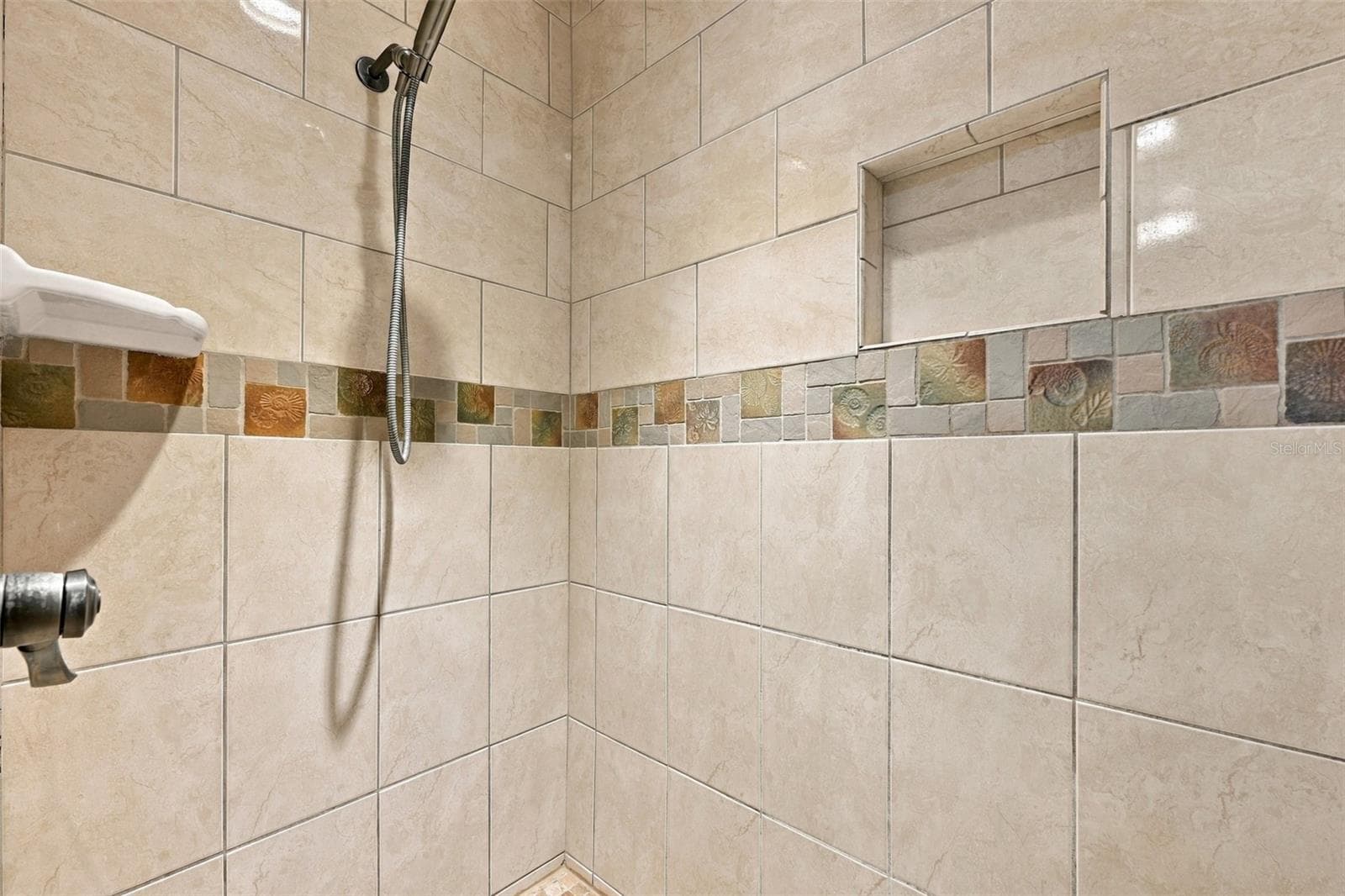 Townhouse at 1514 CHATEAUX DE VILLE CT, CLEARWATER, photo 21 of 35