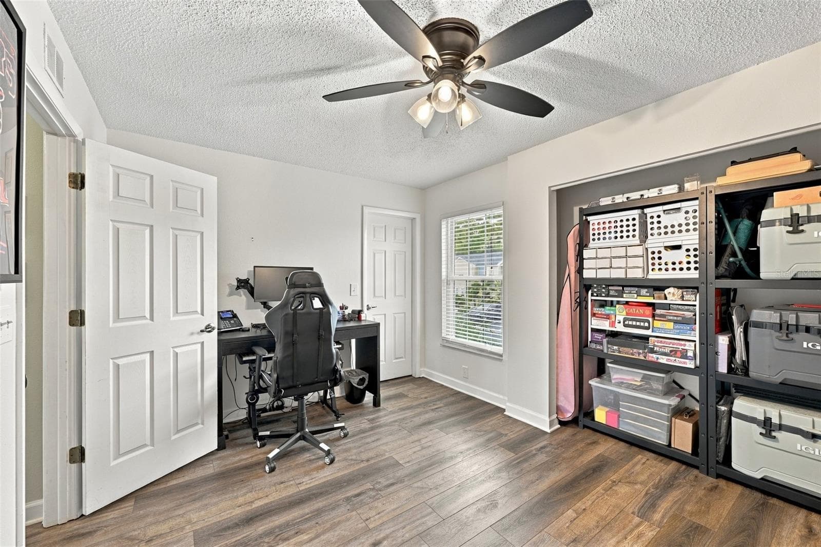 Townhouse at 1514 CHATEAUX DE VILLE CT, CLEARWATER, photo 22 of 35