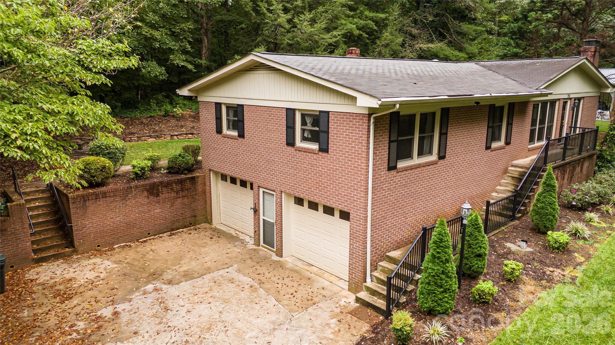 Single Family Residence at 204 Sherwood Place, Morganton, photo 3 of 31