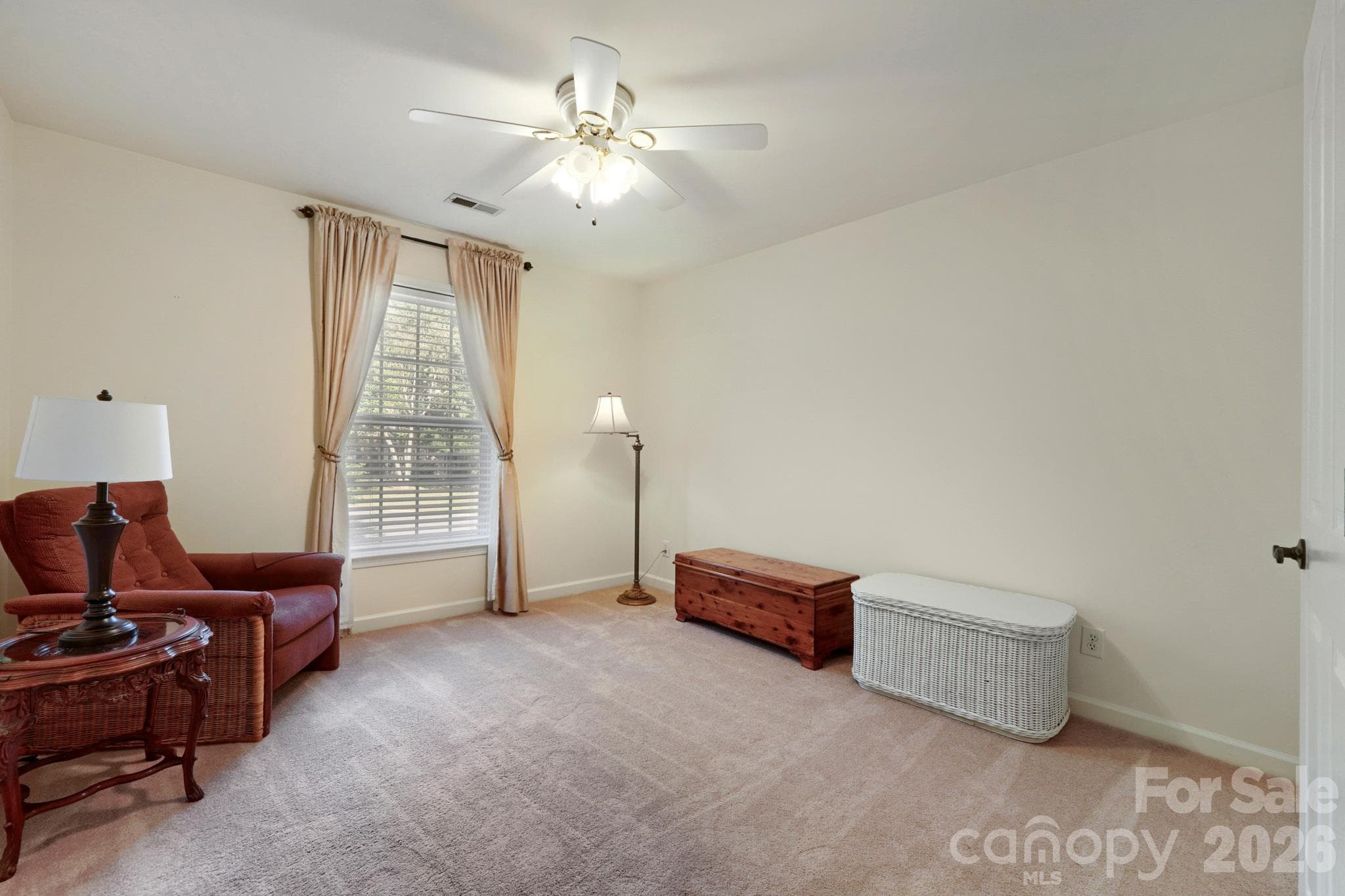 Spacious secondary bedroom - 10808 Pomerane Place, Charlotte