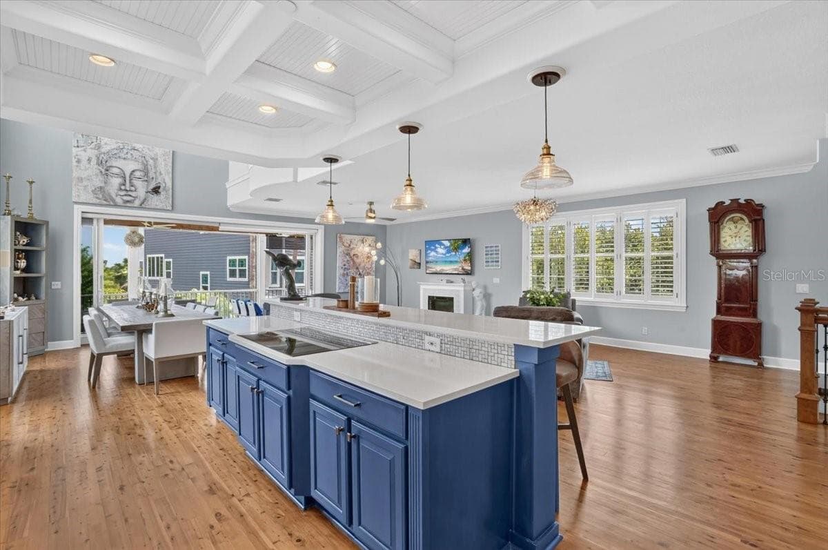 6330 Laguna Dr, Longboat Key, FL 34228 - 6330 LAGUNA DR, LONGBOAT KEY