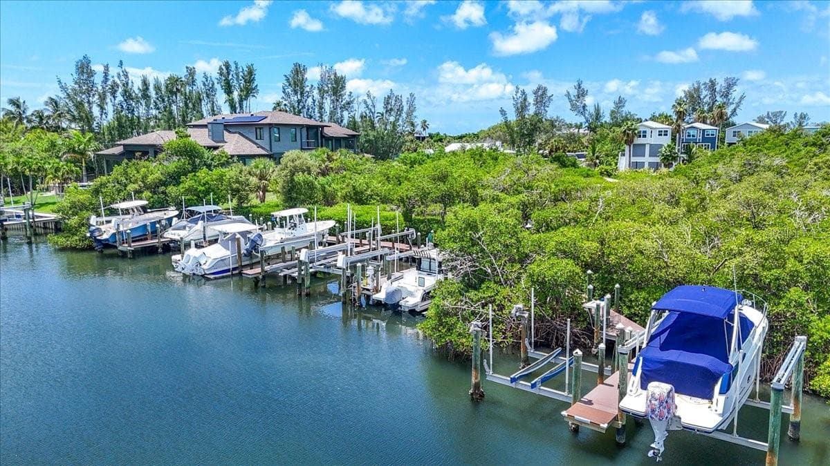 6330 Laguna Dr, Longboat Key, FL 34228 - 6330 LAGUNA DR, LONGBOAT KEY