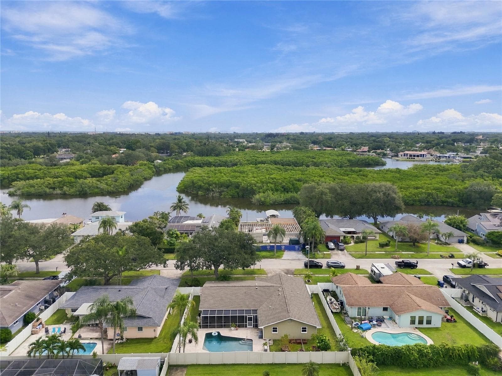 Largo is a beautiful place to call home - 1967 ARVIS CIR E, CLEARWATER