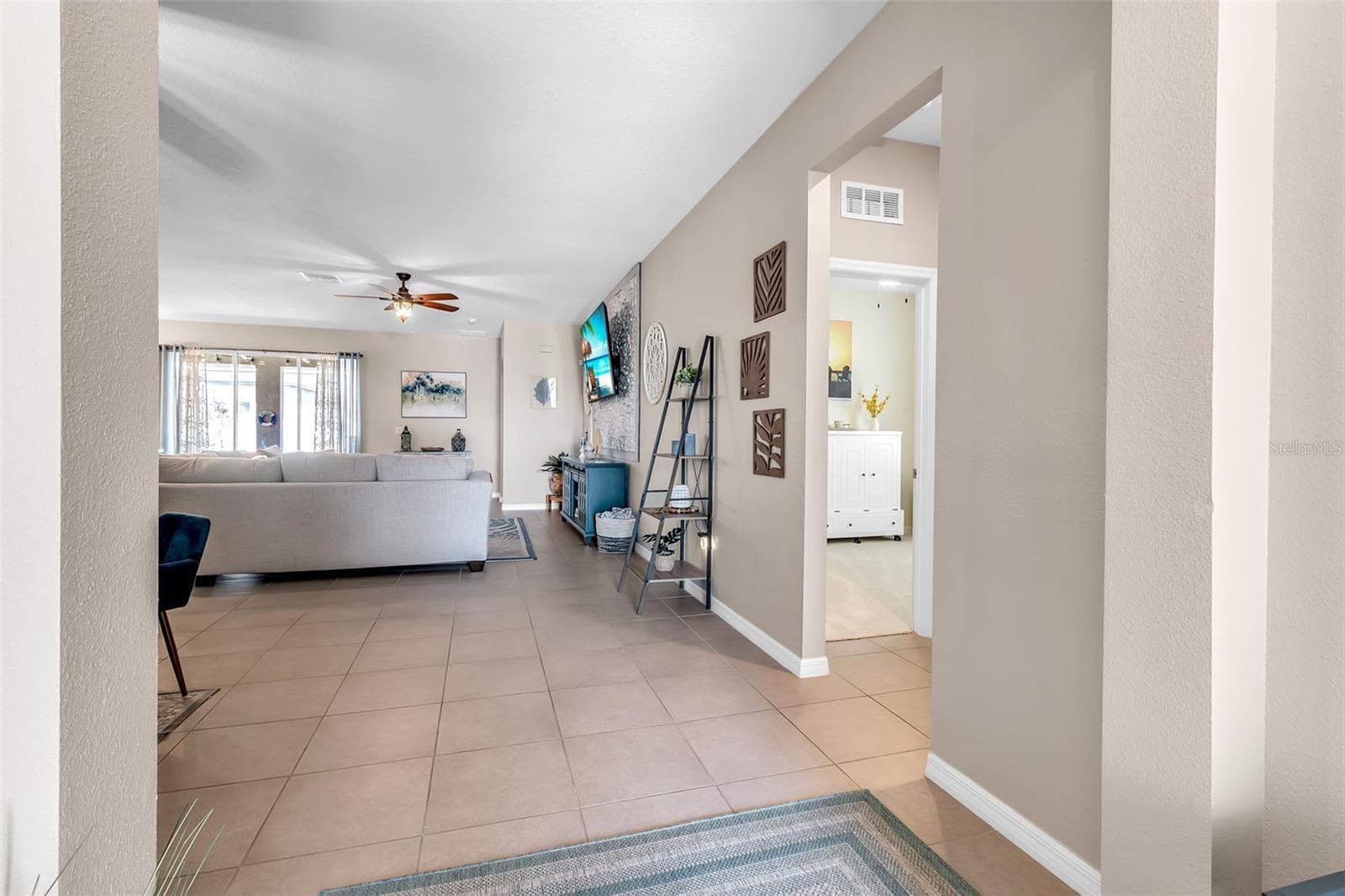 Single Family Residence at 13225 WATERLEAF GARDEN CIR, RIVERVIEW, photo 5 of 57