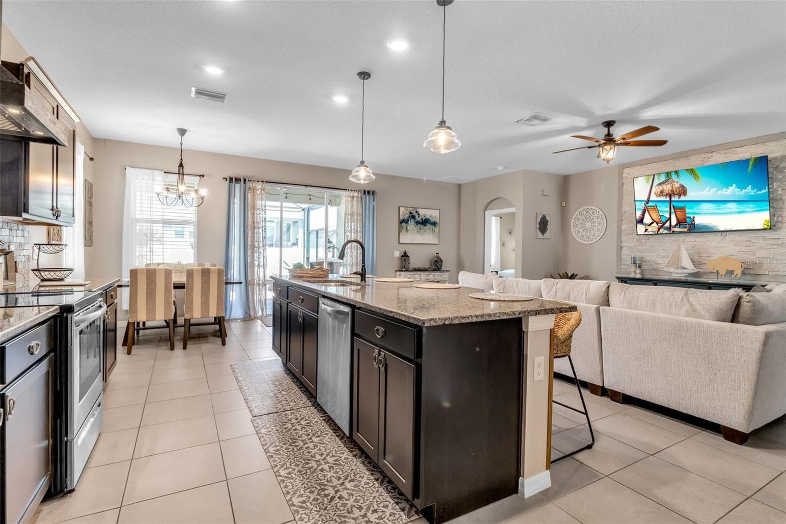 Single Family Residence at 13225 WATERLEAF GARDEN CIR, RIVERVIEW, photo 15 of 57