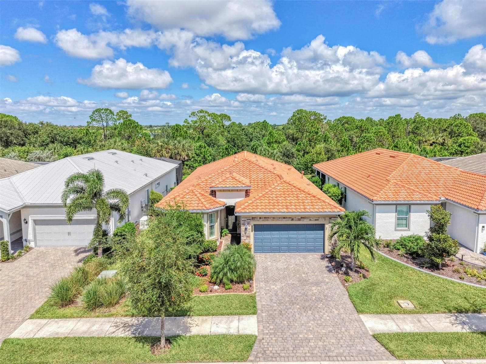 10088 CORAL SHORE DR