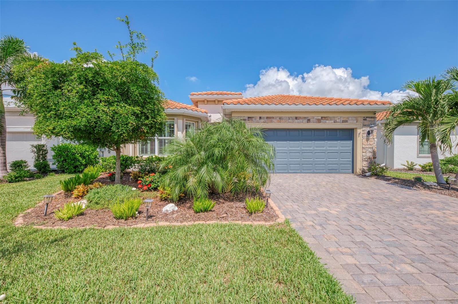 Single Family Residence at 10088 CORAL SHORE DR, ENGLEWOOD, photo 7 of 100
