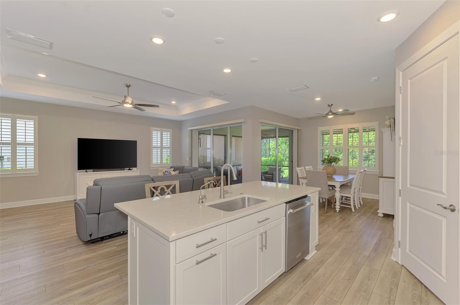 Single Family Residence at 10088 CORAL SHORE DR, ENGLEWOOD, photo 25 of 100