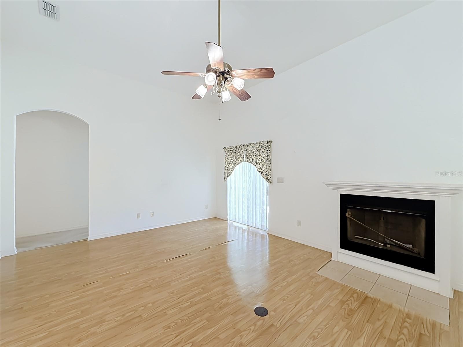 Single Family Residence at 4431 NOTTOWAY DR, LEESBURG, photo 4 of 62