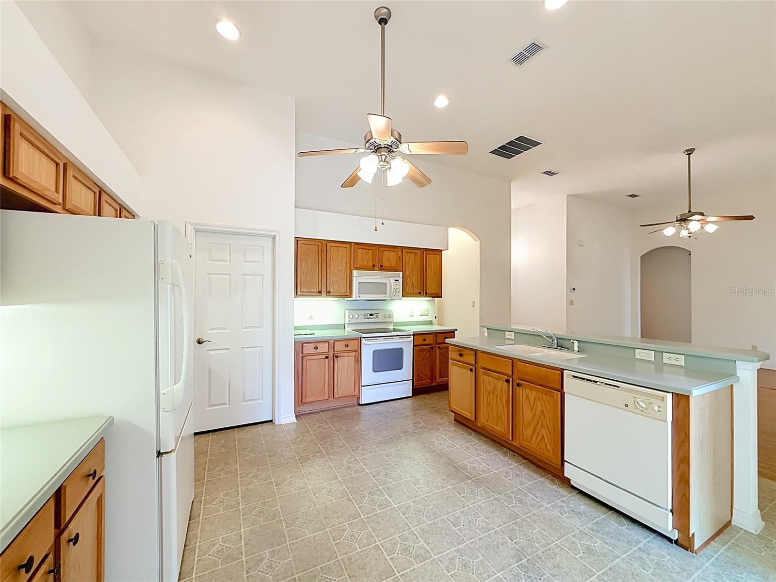 Single Family Residence at 4431 NOTTOWAY DR, LEESBURG, photo 8 of 62