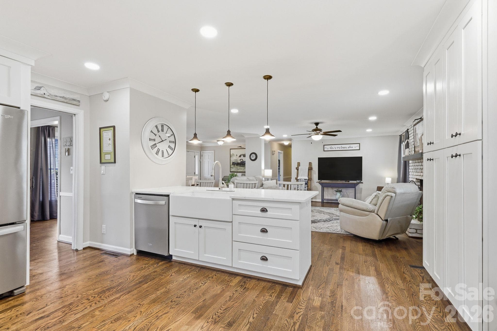 Single Family Residence at 8317 Fallsdale Drive, Charlotte, photo 10 of 30