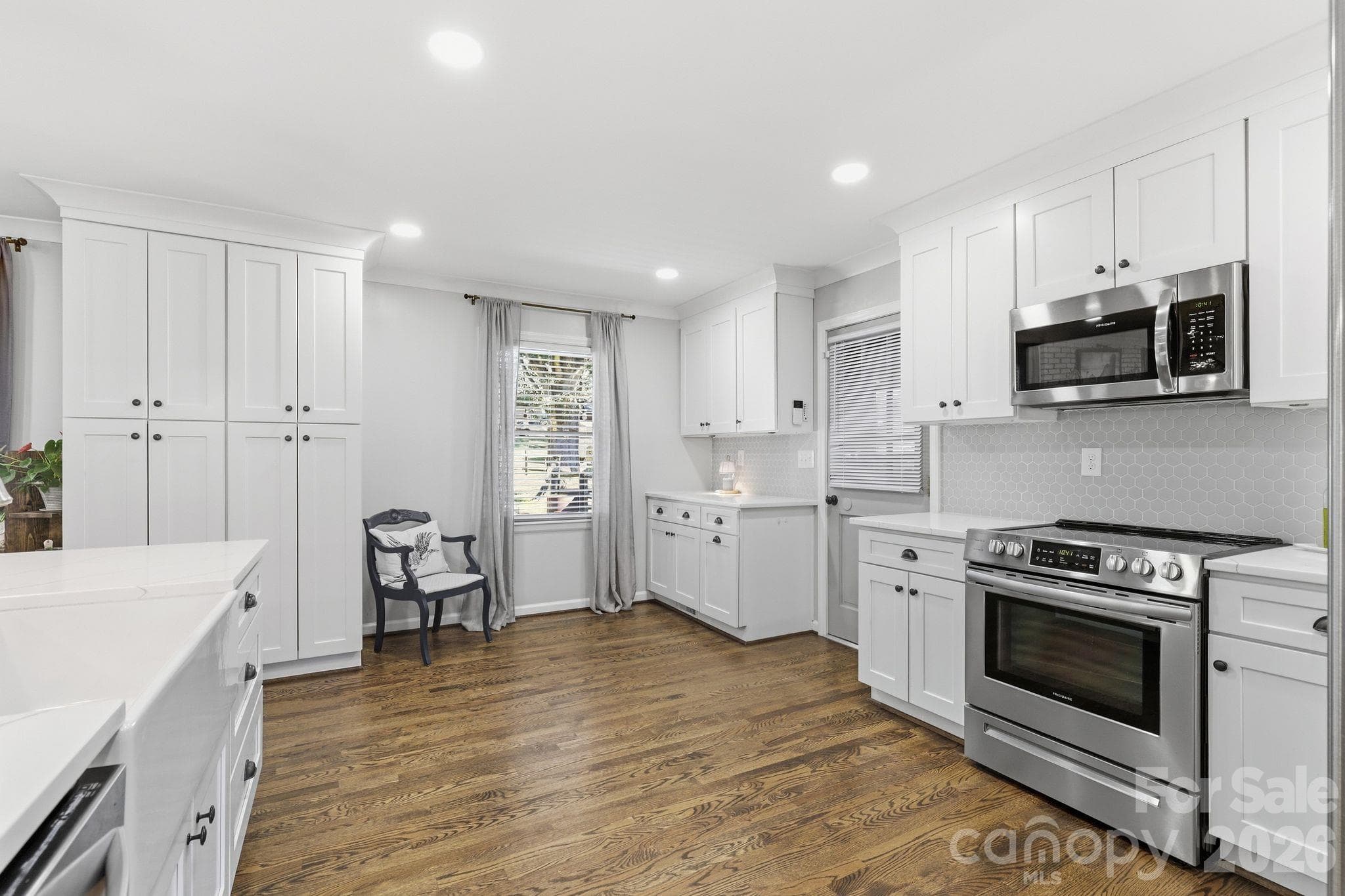 Single Family Residence at 8317 Fallsdale Drive, Charlotte, photo 13 of 30