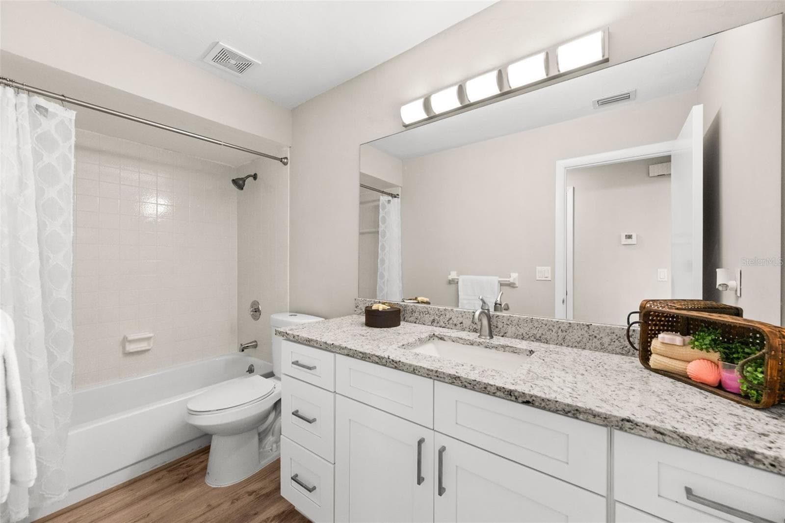 Guest Bath - 1345 SE 40TH TER #2E, CAPE CORAL