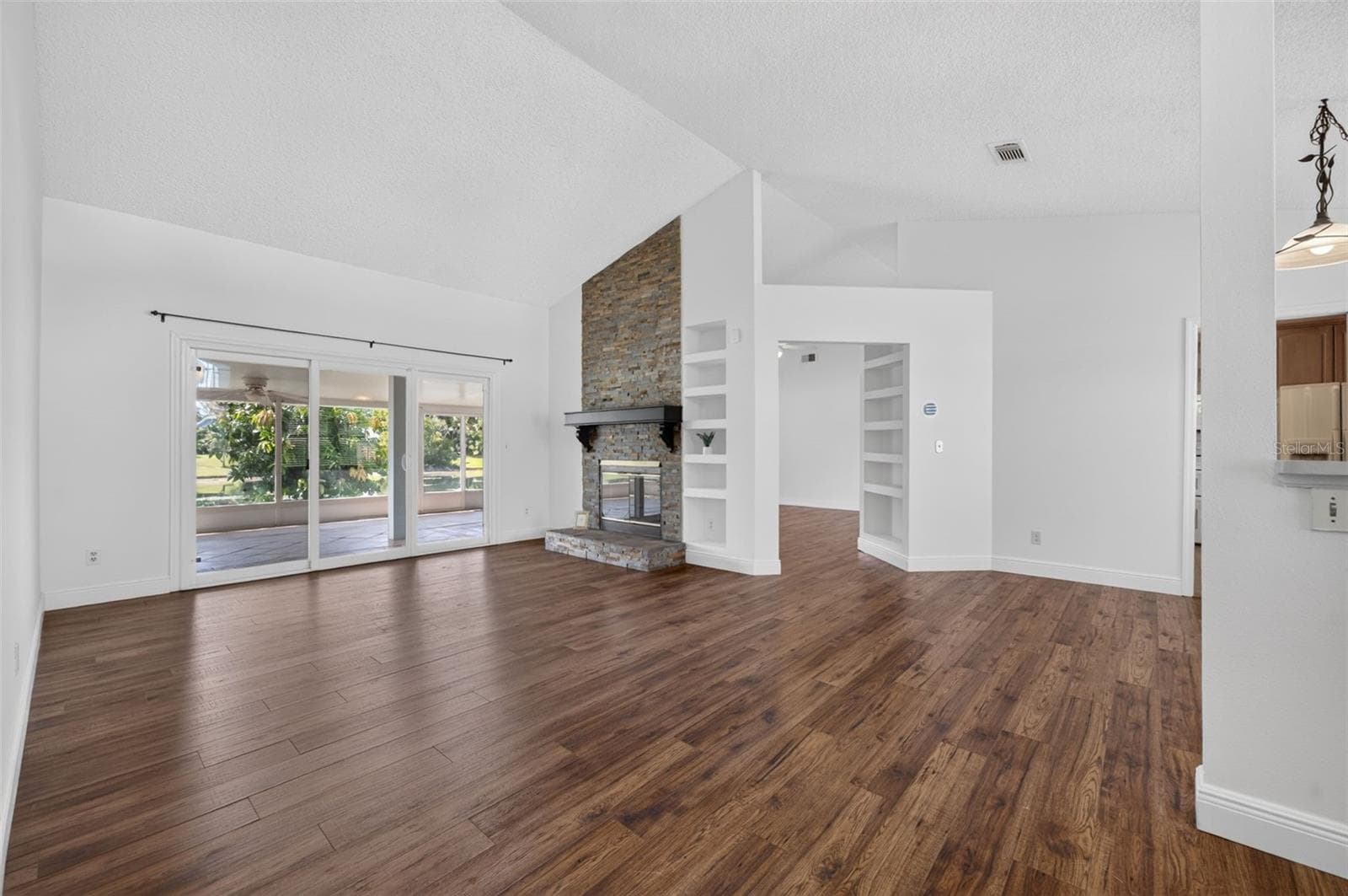 This well-designed floor plan includes a formal living and dining room combo. - 2925 EAGLE LAKE DR, ORLANDO