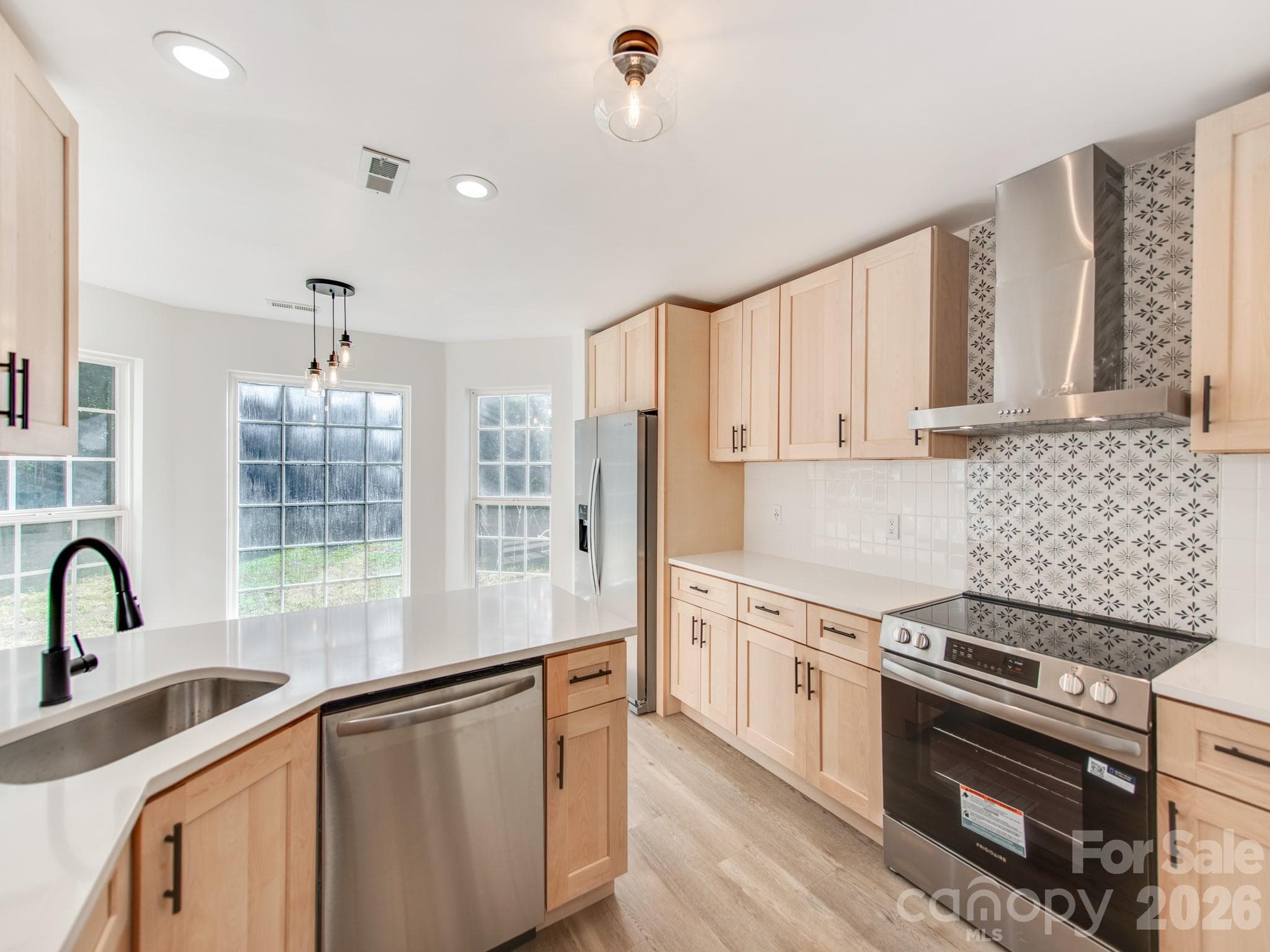 Single Family Residence at 810 Greenhill Drive, Charlotte, photo 24 of 33