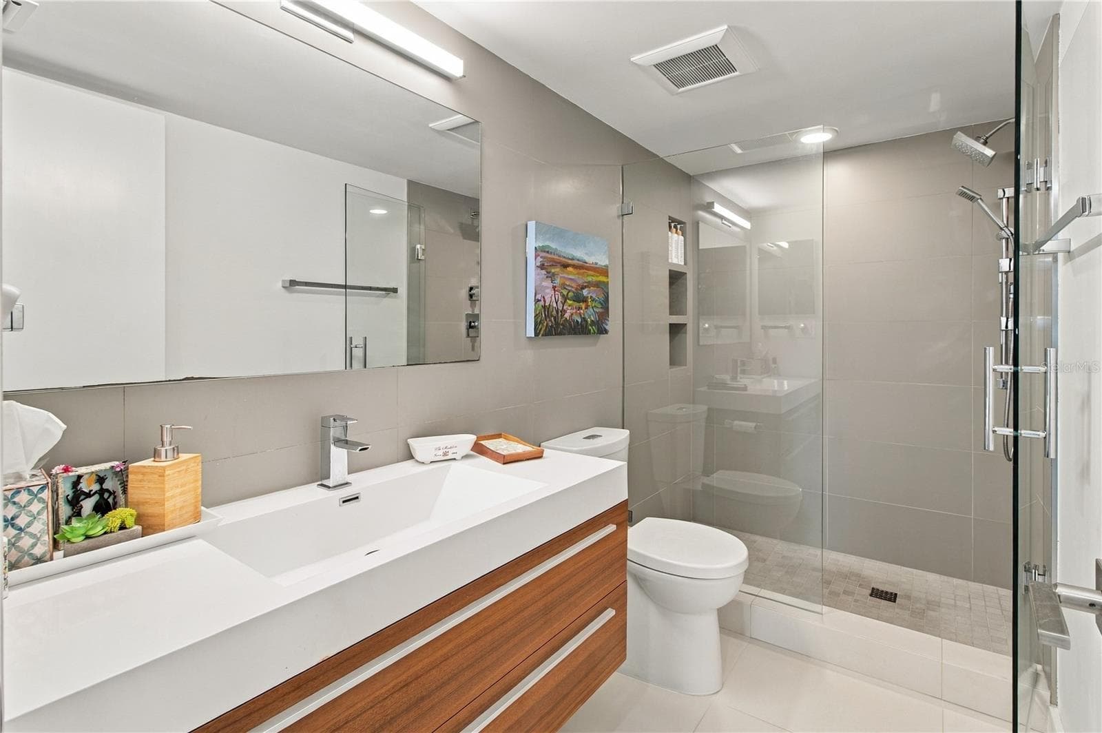 Second Bathroom - 1111 N GULFSTREAM AVE #3D, SARASOTA
