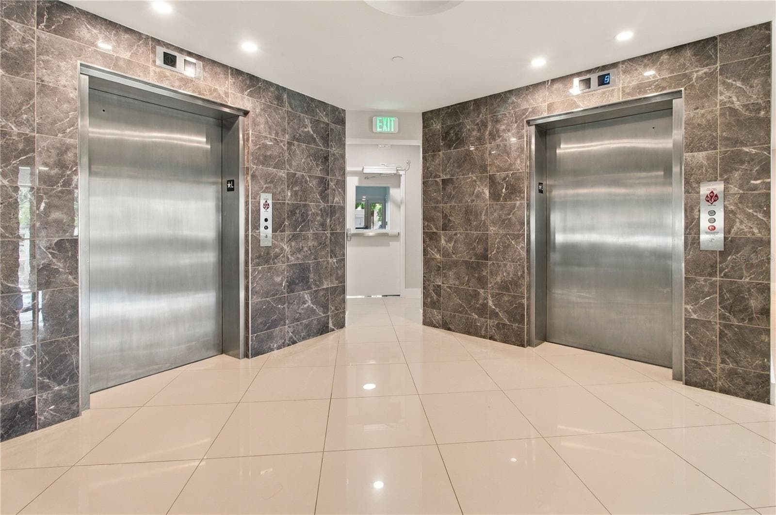 Lobby Elevator Entrance - 1111 N GULFSTREAM AVE #3D, SARASOTA