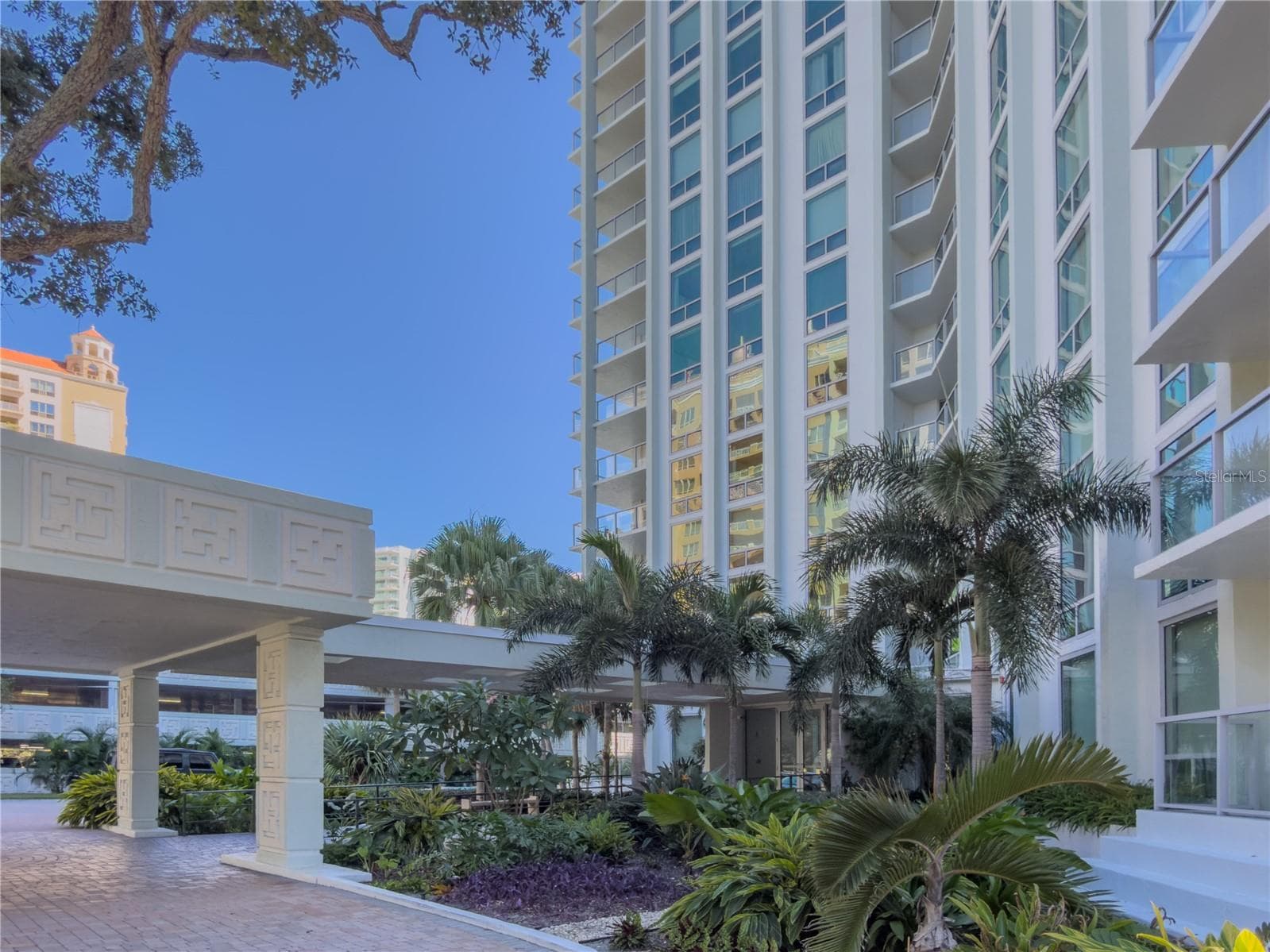 One Watergate Entrance - 1111 N GULFSTREAM AVE #3D, SARASOTA