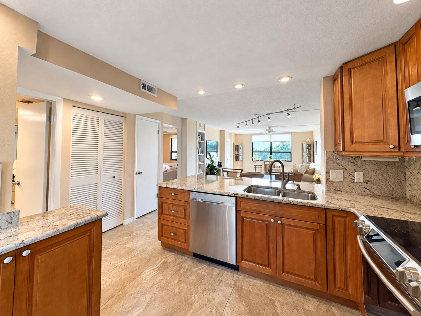 Condominium at 2620 COVE CAY DR #306, CLEARWATER, photo 5 of 47