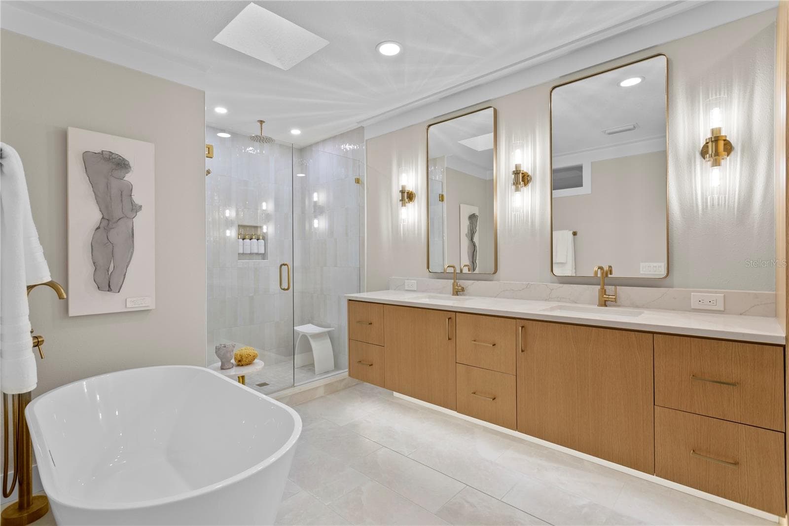 Primary bath - 1067 PINELLAS BAYWAY S, ST PETERSBURG