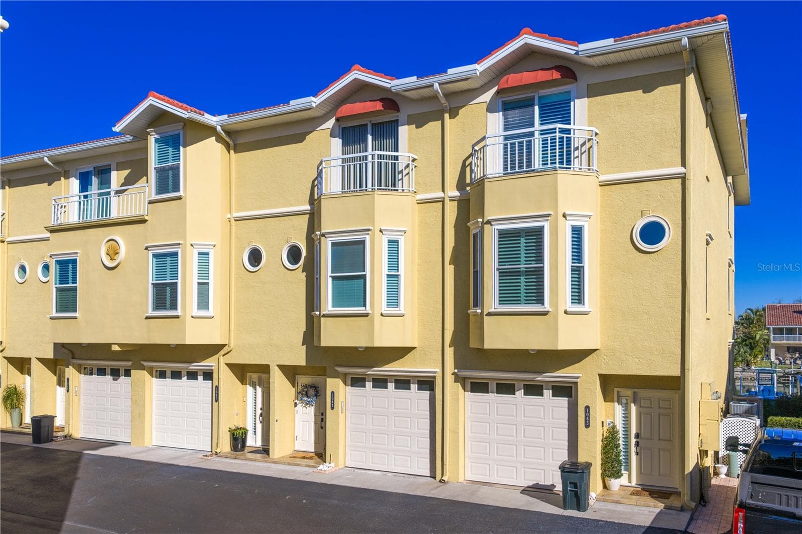 Front - 1067 PINELLAS BAYWAY S, ST PETERSBURG
