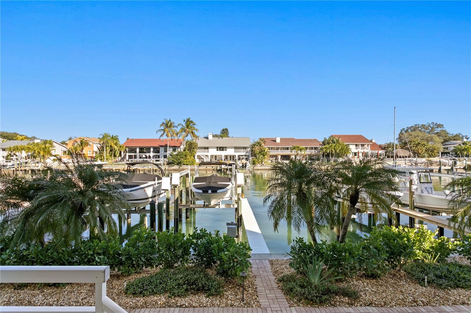 walkway to dock - 1067 PINELLAS BAYWAY S, ST PETERSBURG