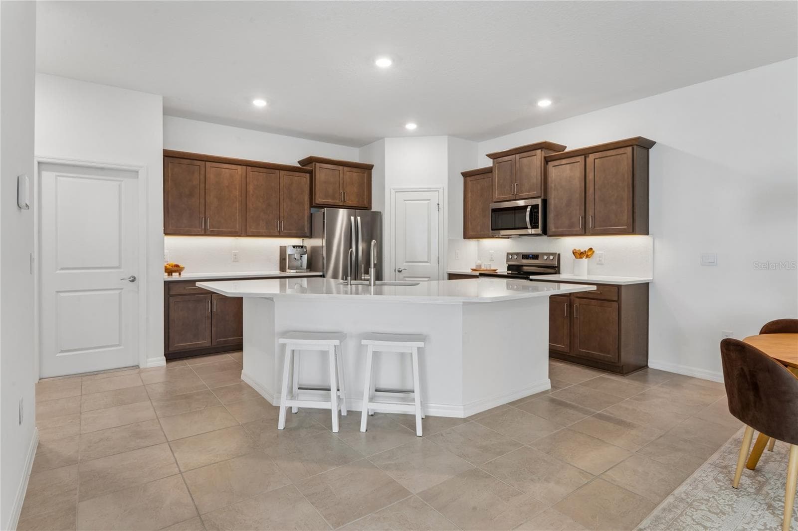 Kitchen - 8580 BOLD CYPRESS LN, WESLEY CHAPEL