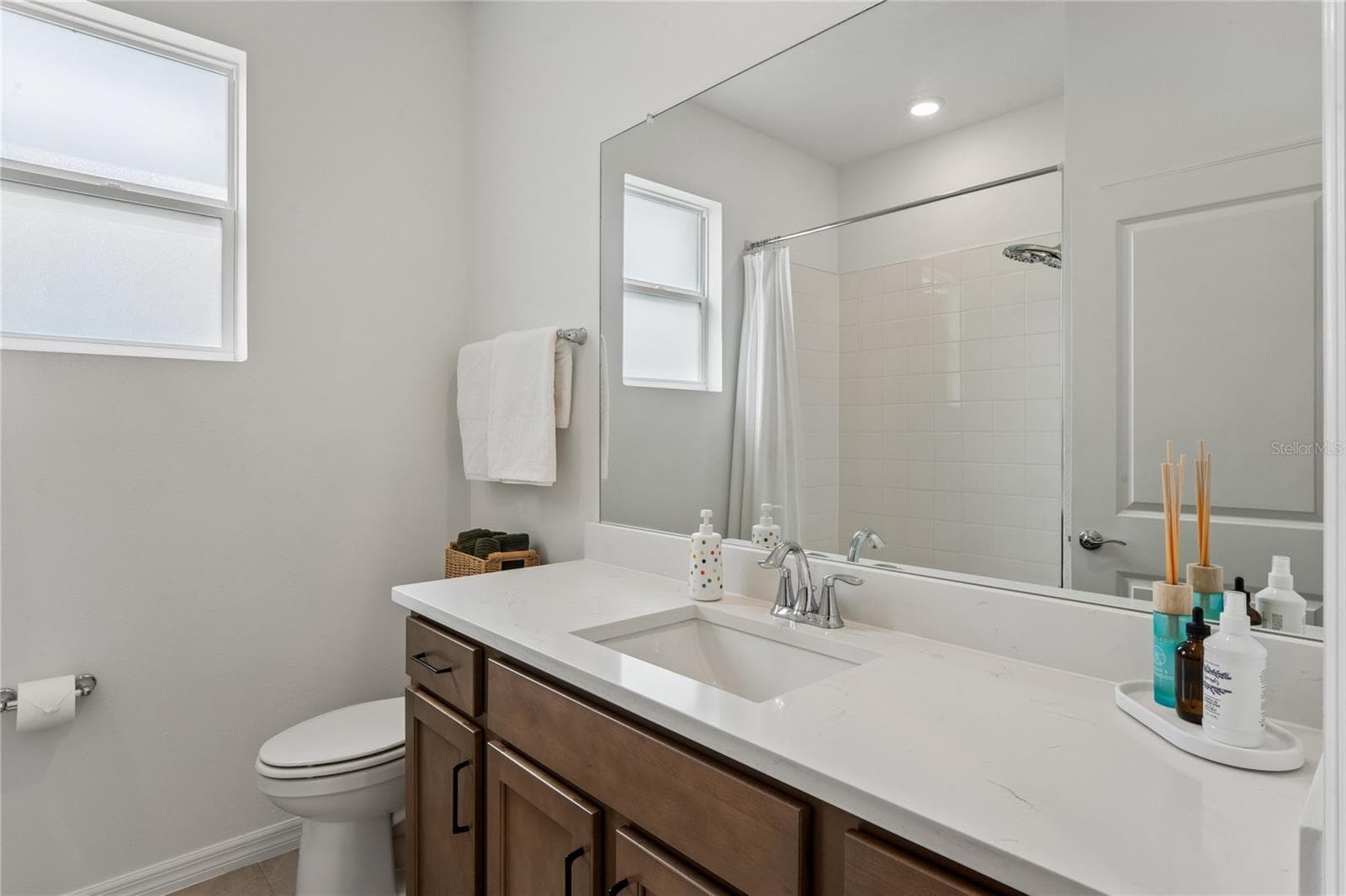 Bathroom 2 Vanity sink - 8580 BOLD CYPRESS LN, WESLEY CHAPEL