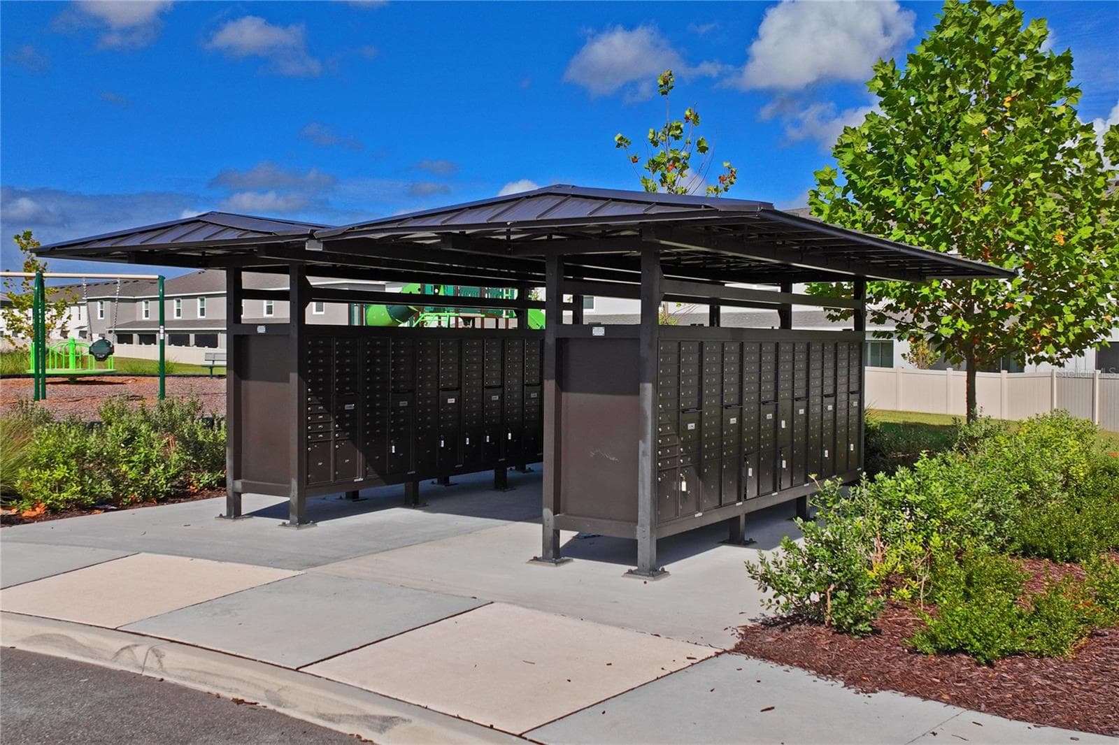 Mailbox hub - 8580 BOLD CYPRESS LN, WESLEY CHAPEL