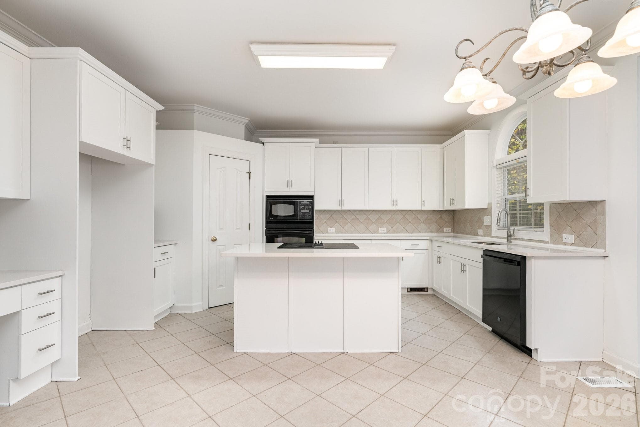 Single Family Residence at 14333 Maclauren Lane, Huntersville, photo 10 of 45