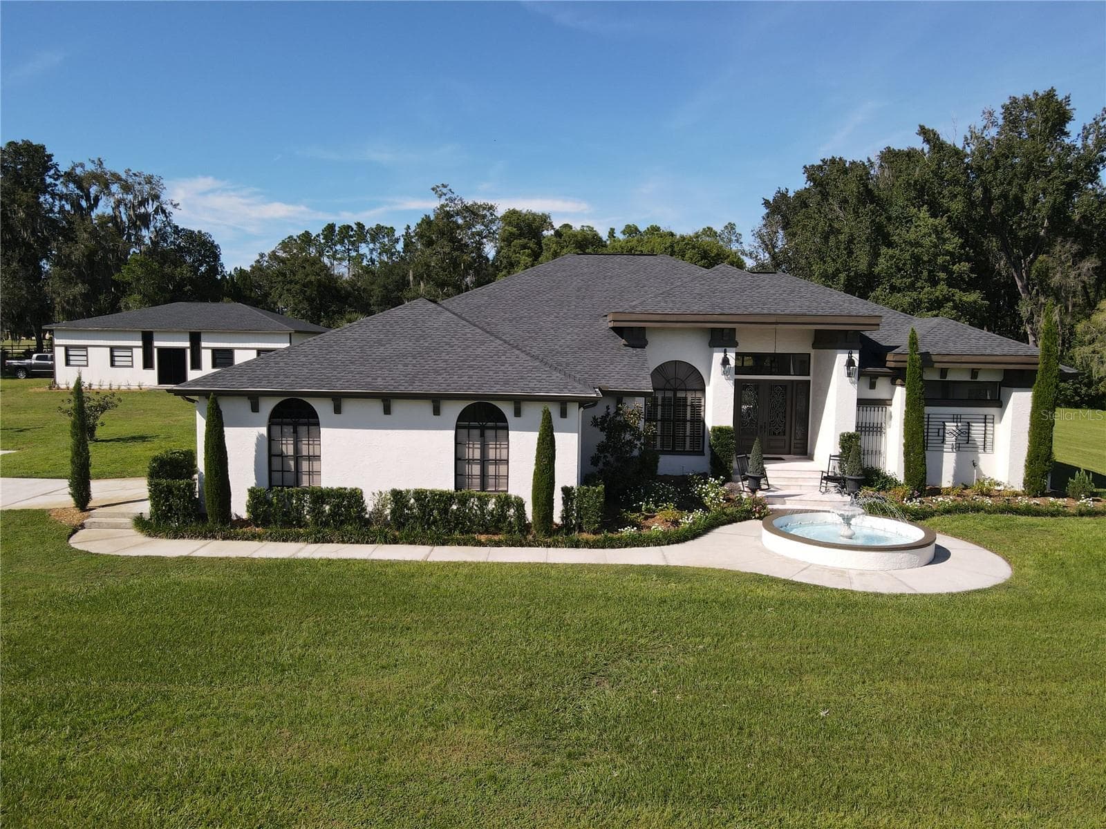 Gorgeous landscaping! - 32305 PASCO RD, SAN ANTONIO