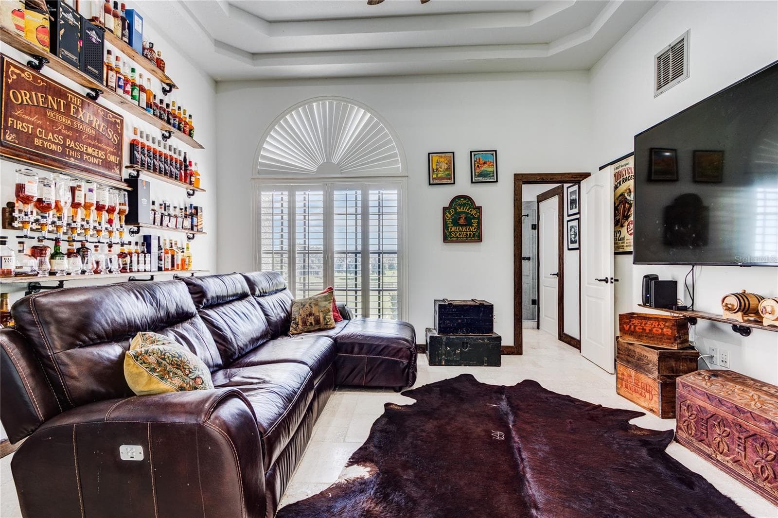 Complete with en-suite bathroom! - 32305 PASCO RD, SAN ANTONIO