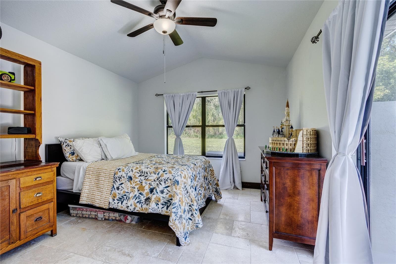 In-law suite bedroom or 5th bedroom! - 32305 PASCO RD, SAN ANTONIO