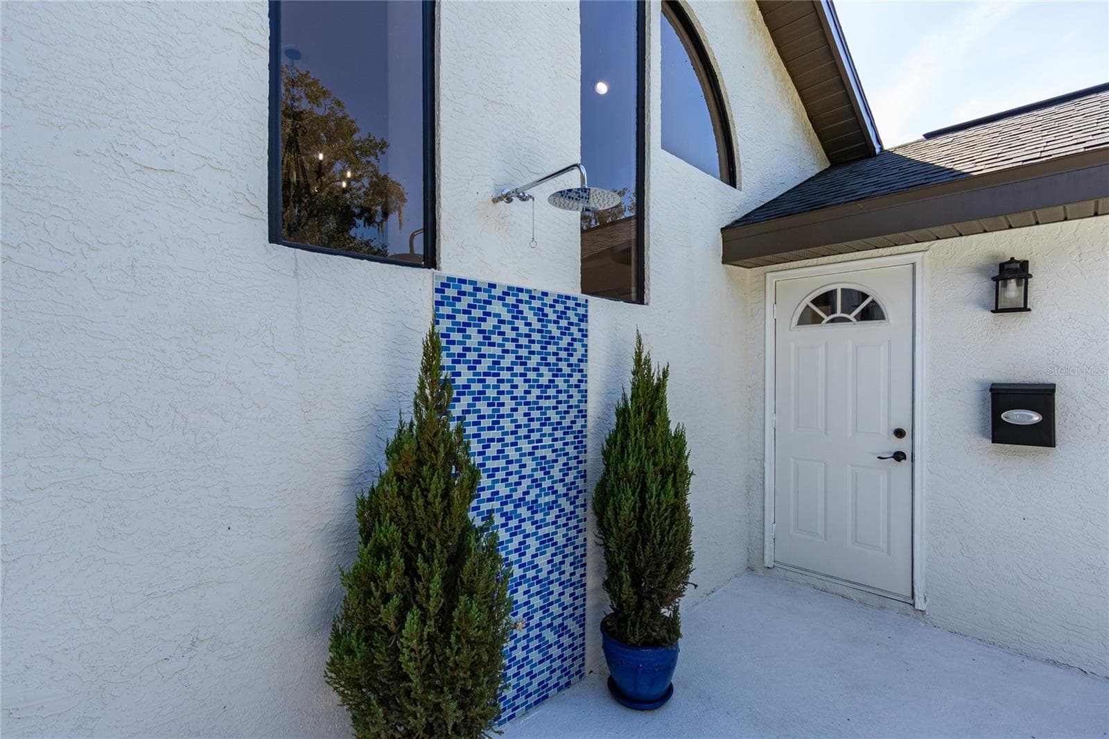Exterior private entry to in-law suite! - 32305 PASCO RD, SAN ANTONIO