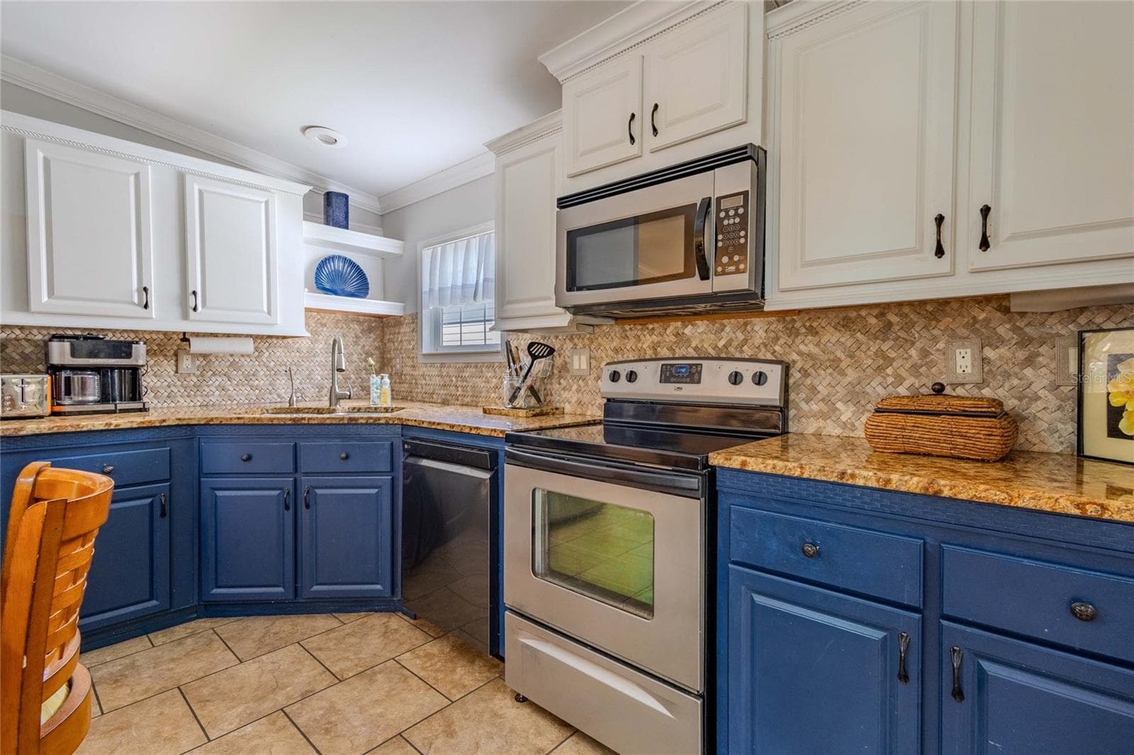 Manufactured Home at 2100 KINGS HWY #402, PORT CHARLOTTE, photo 6 of 95