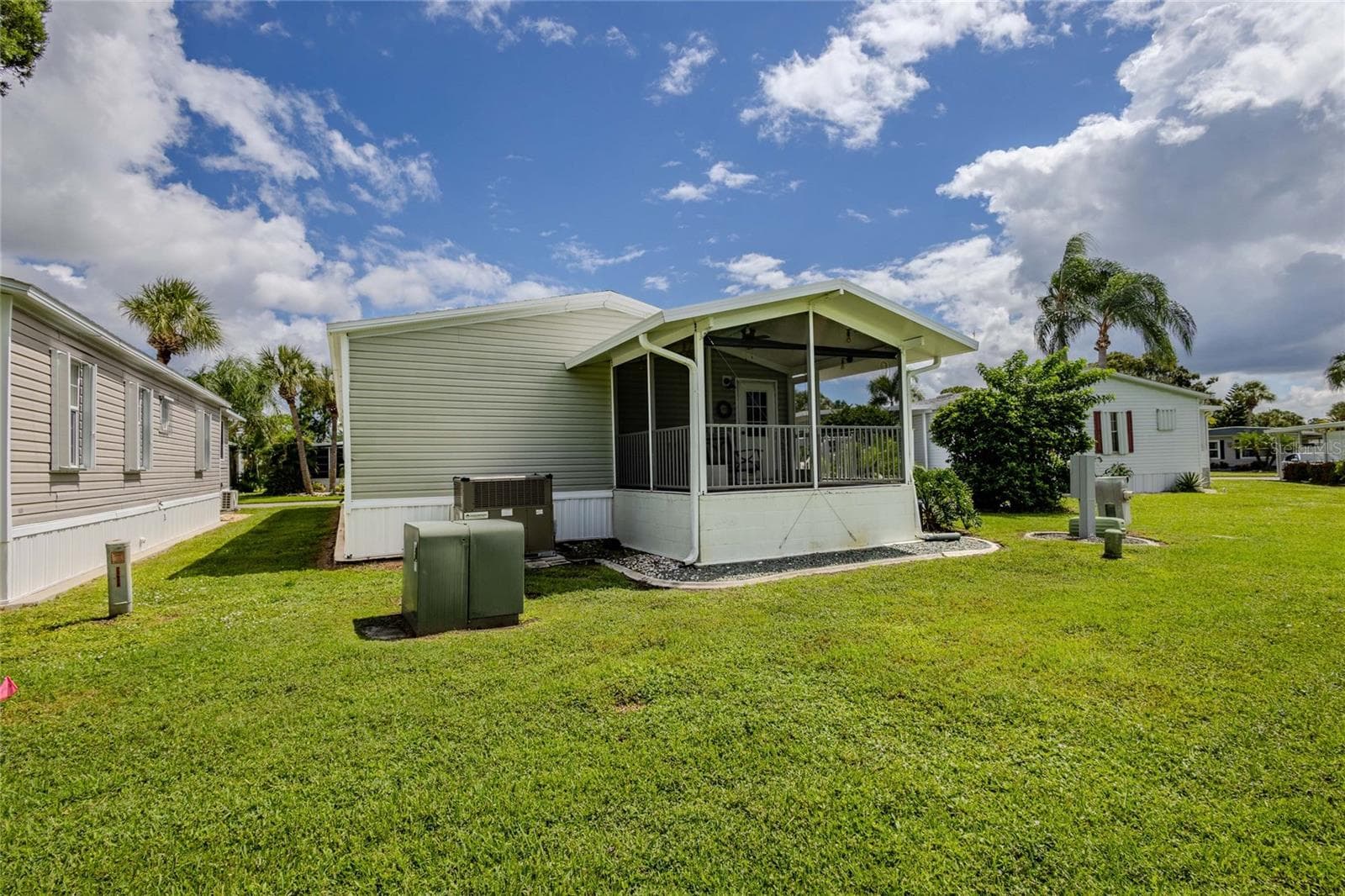 Manufactured Home at 2100 KINGS HWY #402, PORT CHARLOTTE, photo 18 of 95